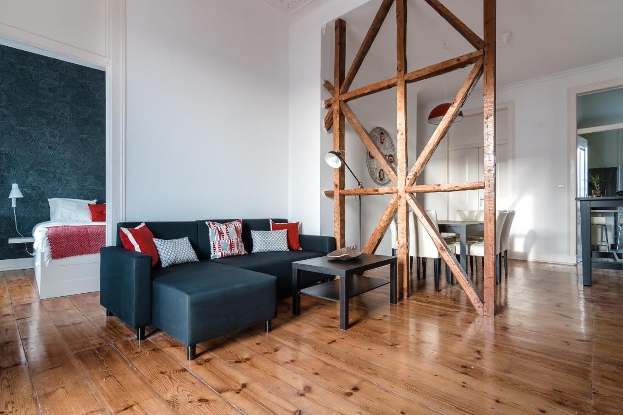 Elegant 3 Bedroom Flat With View In Principe Real Lisbon Luaran gambar