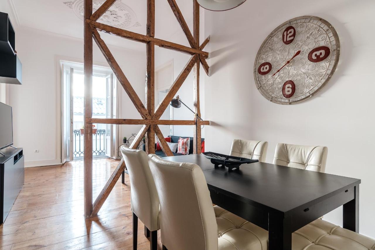 Elegant 3 Bedroom Flat With View In Principe Real Lisbon Luaran gambar