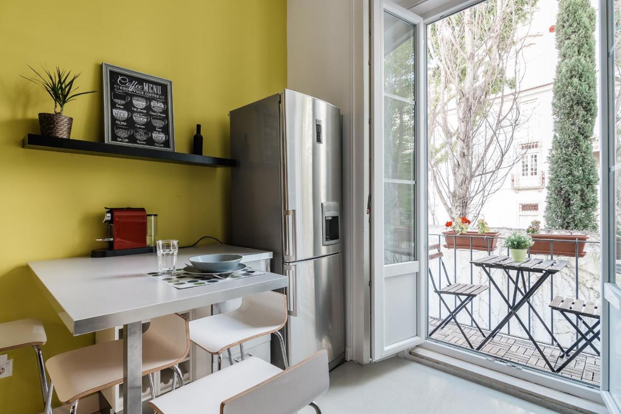 Elegant 3 Bedroom Flat With View In Principe Real Lisbon Luaran gambar